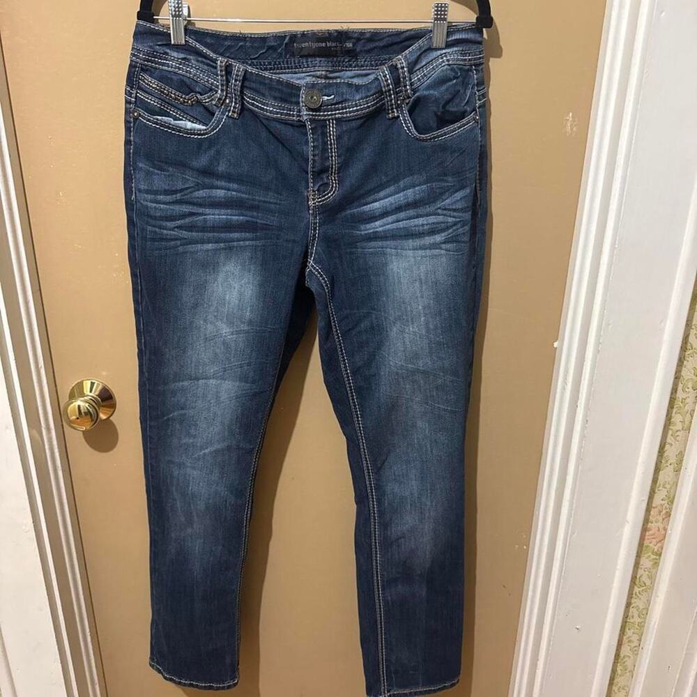 Dark wash skinny jeans